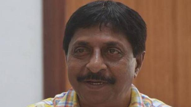 Actor Sreenivasan responding well to treatment