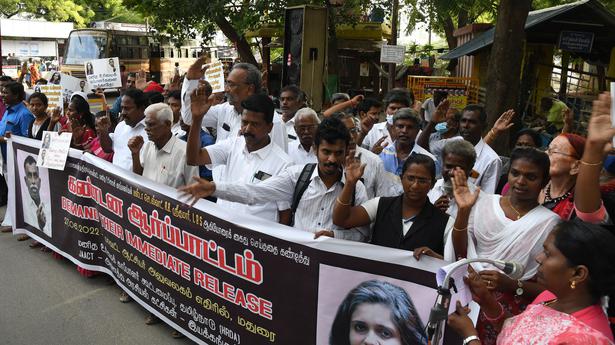 Activists demand release of Teesta Setalvad, Sreekumar