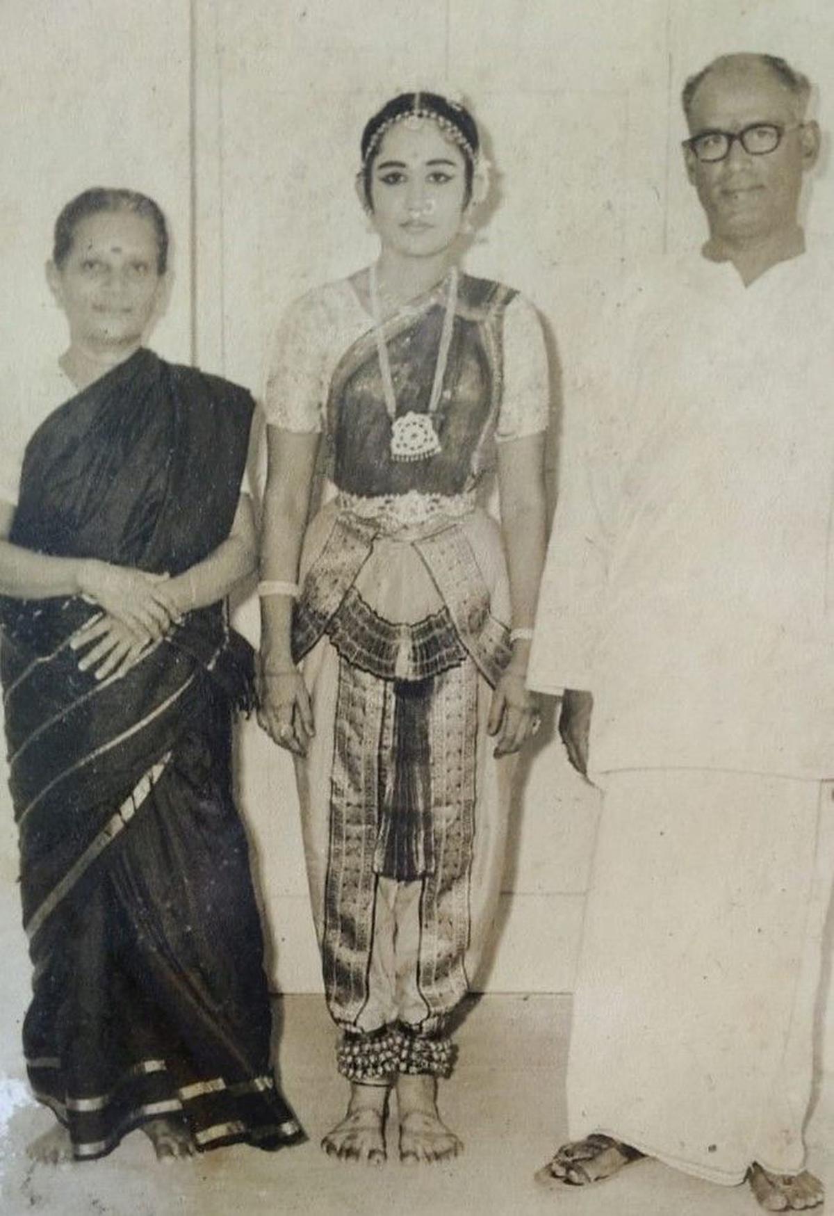 Usha Vijayakumar at her arangetram with guru Ranganayaki Ammal 