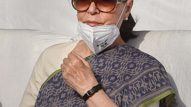 Sonia Gandhi being treated for fungal infection in the respiratory tract