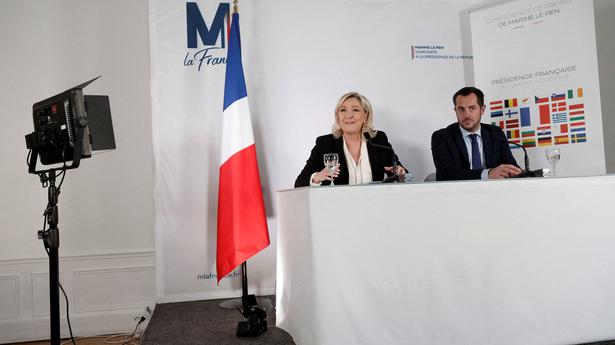 Le Pen left furious as French far-right splinters