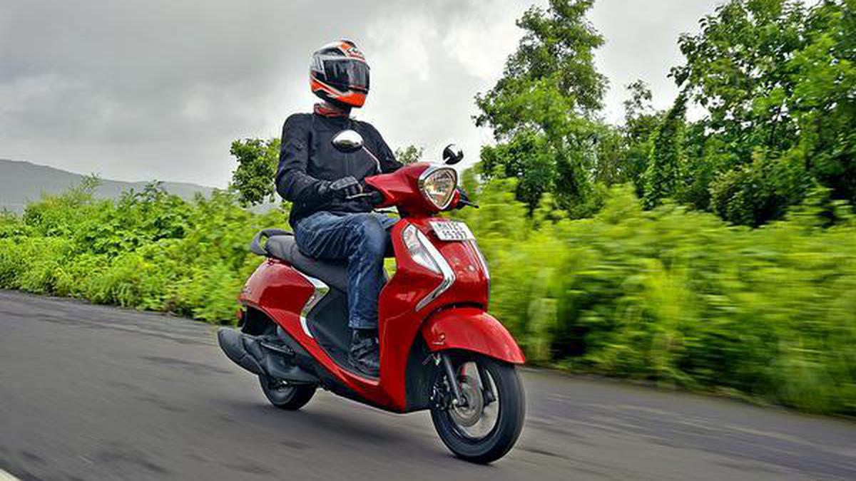 yamaha fascino helmet price