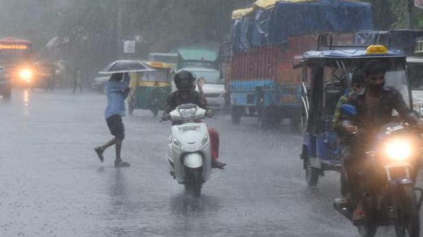 Monsoon advances over Delhi, late by 15 days