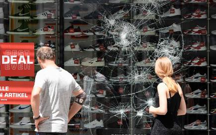 Shops vandalised, police attacked in Stuttgart - The Hindu