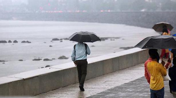 Unseasonal rain with gusty winds lash Maharashtra