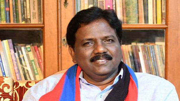 Villupuram MP urges govt. to improve basic amenities in Keelputhupet refugee camp