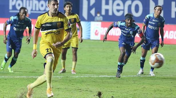 ISL | Hyderabad blasts Kerala